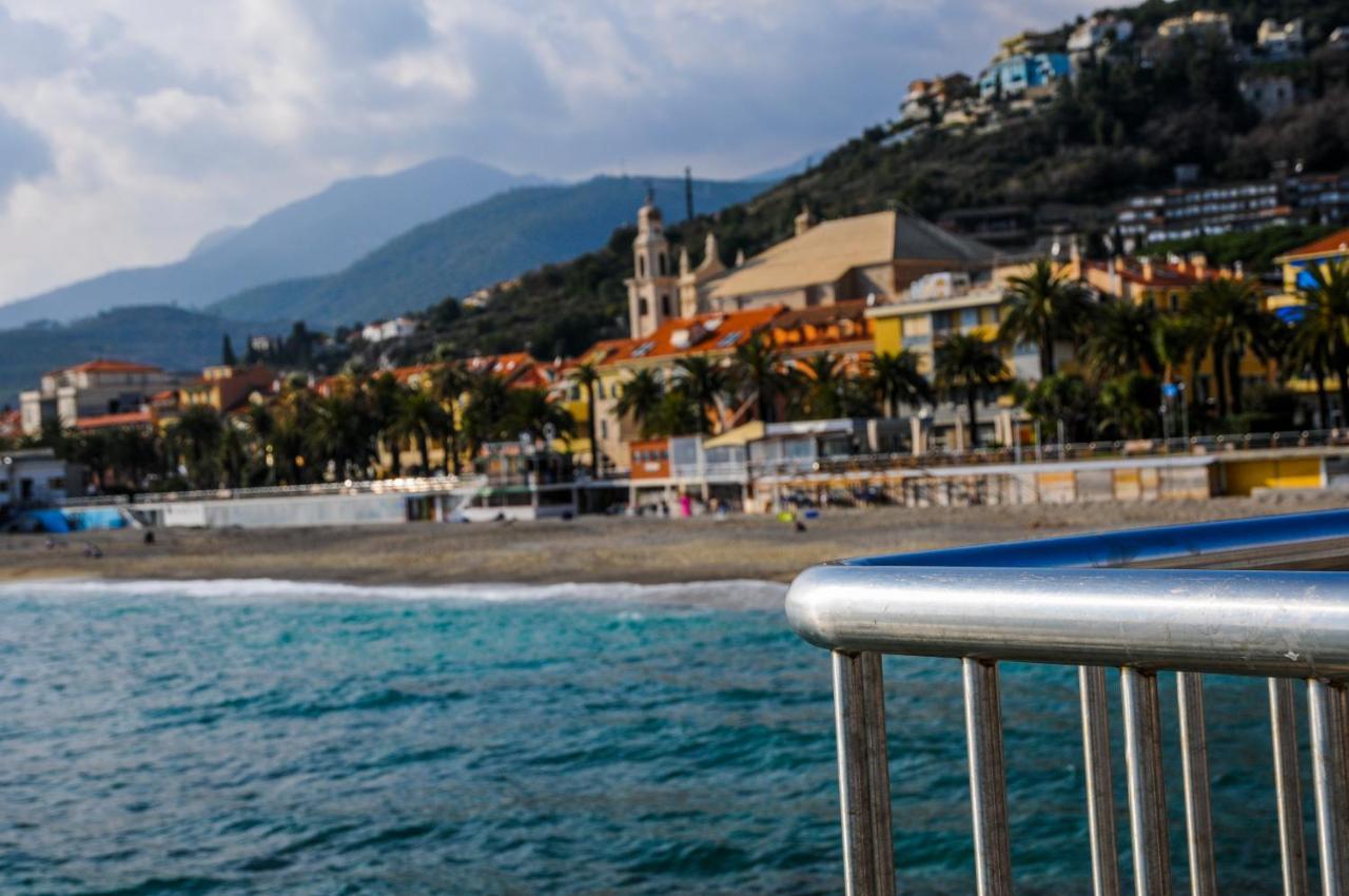 I Love Pietra Ligure Exterior photo
